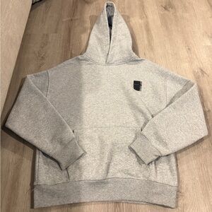 ZARA grey/gray hoodie
boys 11-12
fits youth M-L